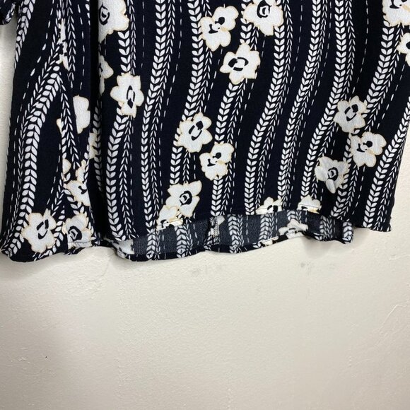 Women EXPRESS Black White Striped Dress Size XS - Picture 4 of 6